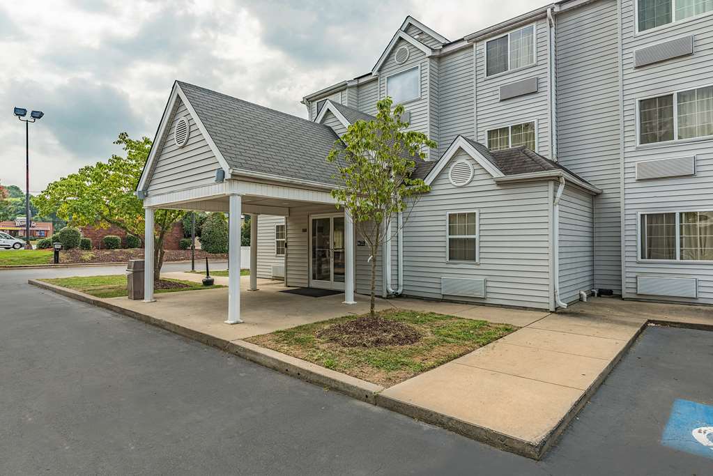 Motel 6 Charlotte NC University - photo 2