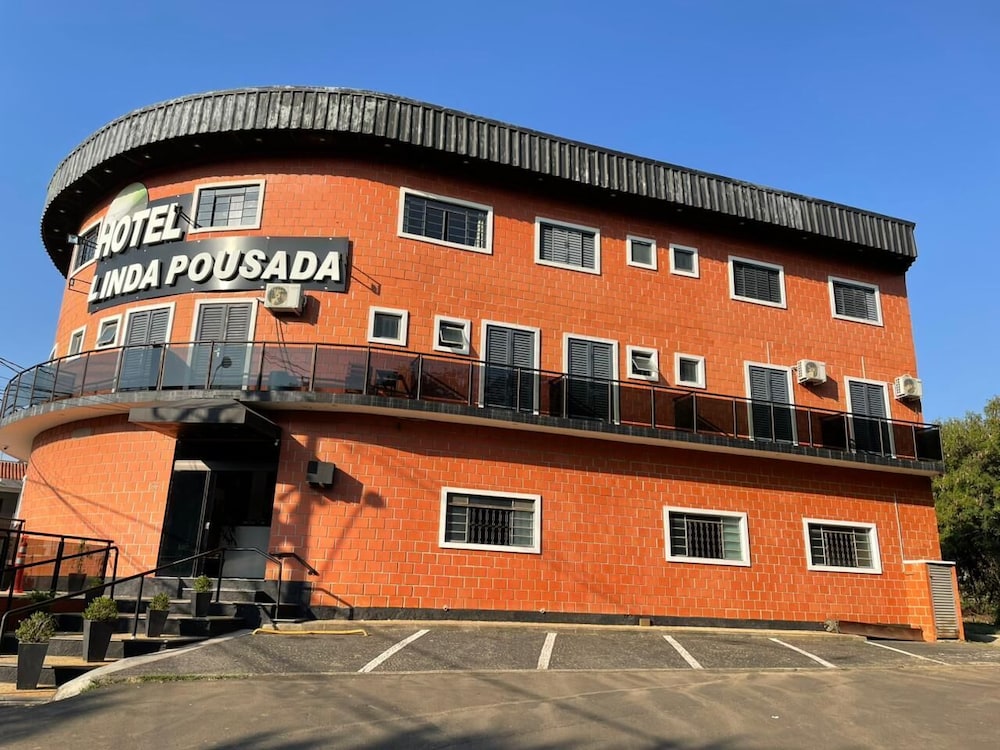 Hotel Linda in Salto, Brasil
