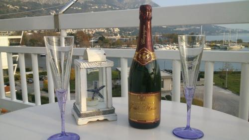 Seaview apartment — 4-Star Luxury Hotel in Omis, Croatia