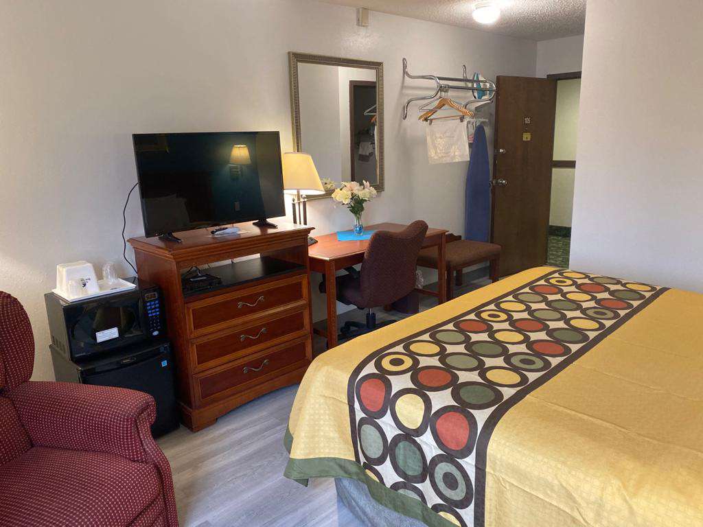 Americas Best Value Inn West Frankfort - photo 17