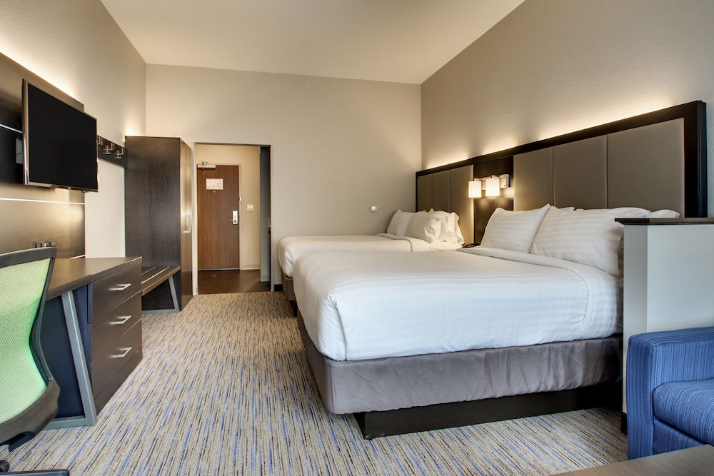 Holiday Inn Express & Suites Summerville by IHG - photo 16
