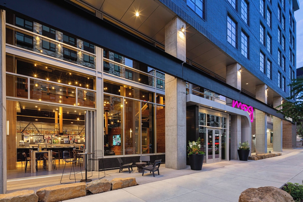 Moxy Minneapolis Downtown - photo 23