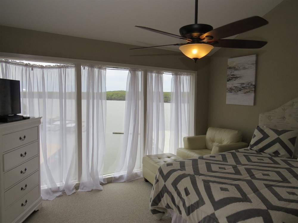 Baypoint Village 545 — 4-Star Luxury Hotel in Osage Beach, United States