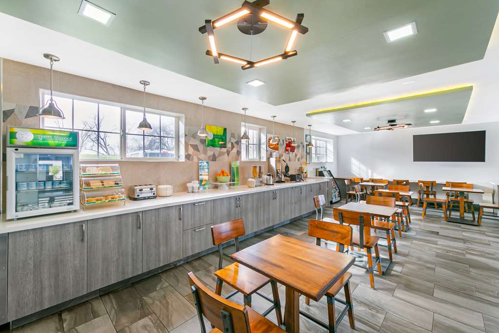 Quality Inn & Suites Sacramento Downtown Area - photo 31