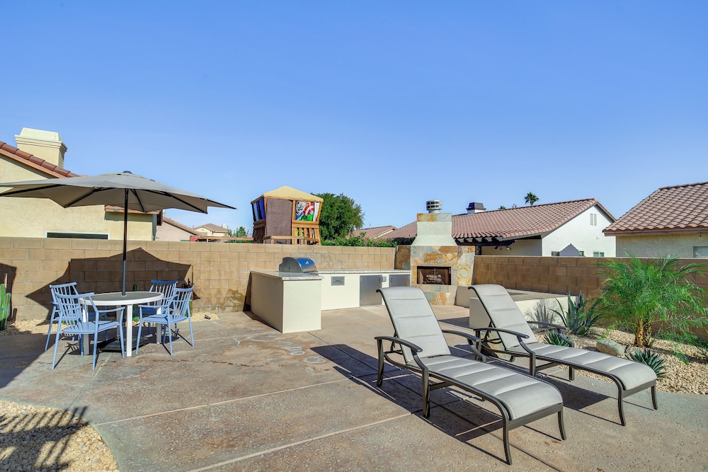 2 Mi to Coachella: Indio Oasis w Heated Pool in Indio, United States