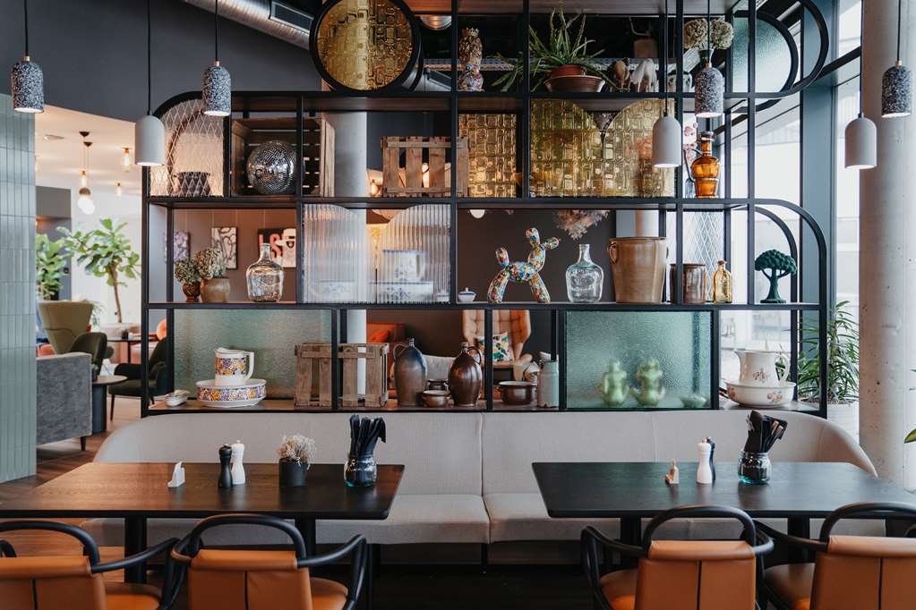 Lütze Bar seating area