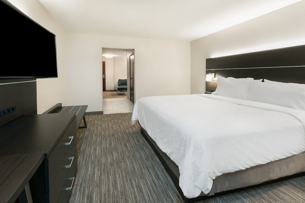 Holiday Inn Express & Suites Trinidad by IHG - photo 23