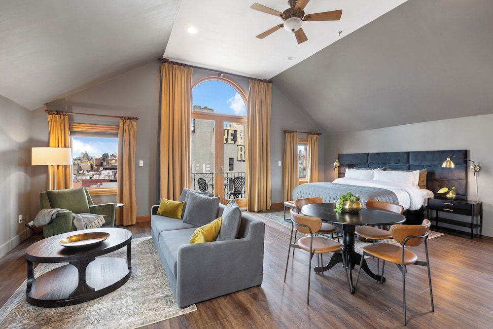 The Historic Blue Moon Hotel NYC - photo 2