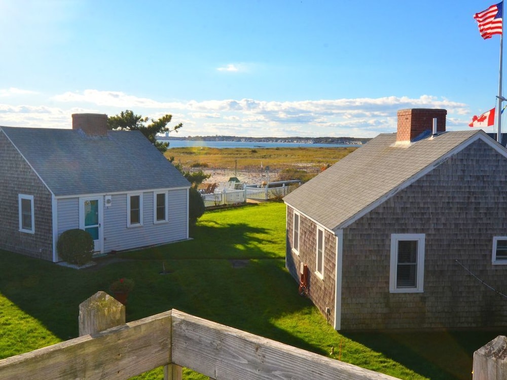 East Harbour Motel and Cottages - photo 51