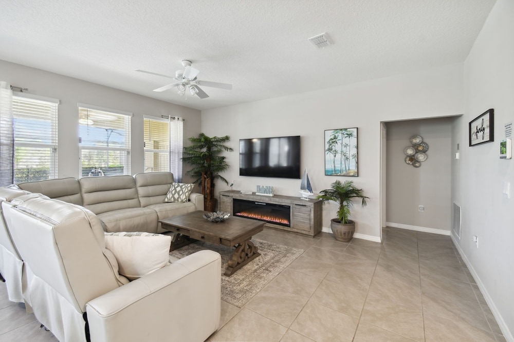 7704oml solterra Resort 7 Bedroom Home by RedAwning - photo 33