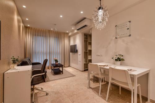 Entire One Bedroom Apartment Hiranandani Gardens Mumbai Powai