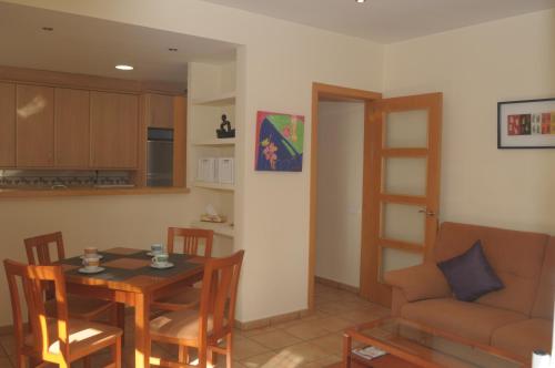 Apartaments Villa Conchi — 4-Star Luxury Hotel in Sitges, Spain