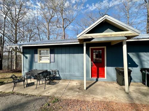 Cottage 15 Lees Ford Marina — 4-Star Luxury Hotel in Ridgetop, United States