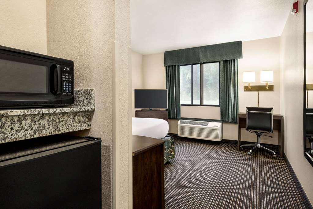 Travelodge by Wyndham Yuma - photo 17