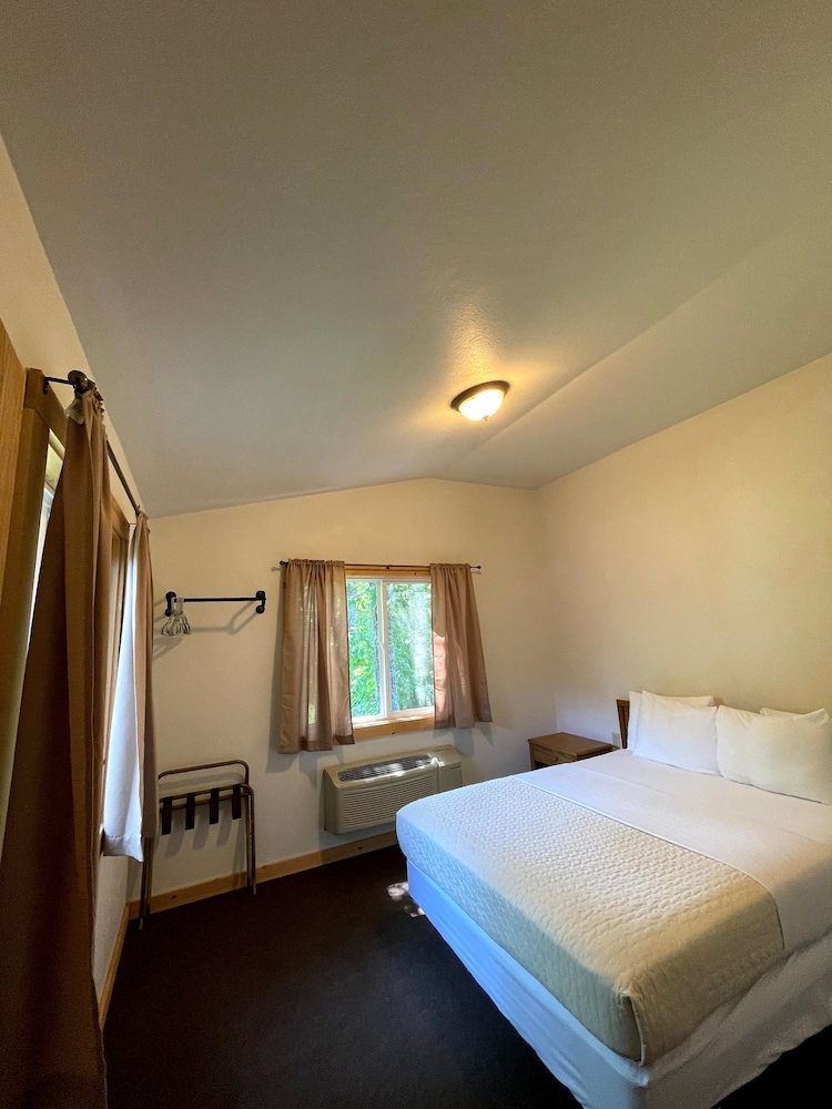 Hanging Horn Lakeside Resort - photo 30