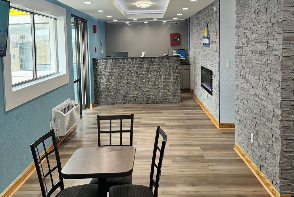 Days Inn by Wyndham Cloverdale Greencastle - photo 3