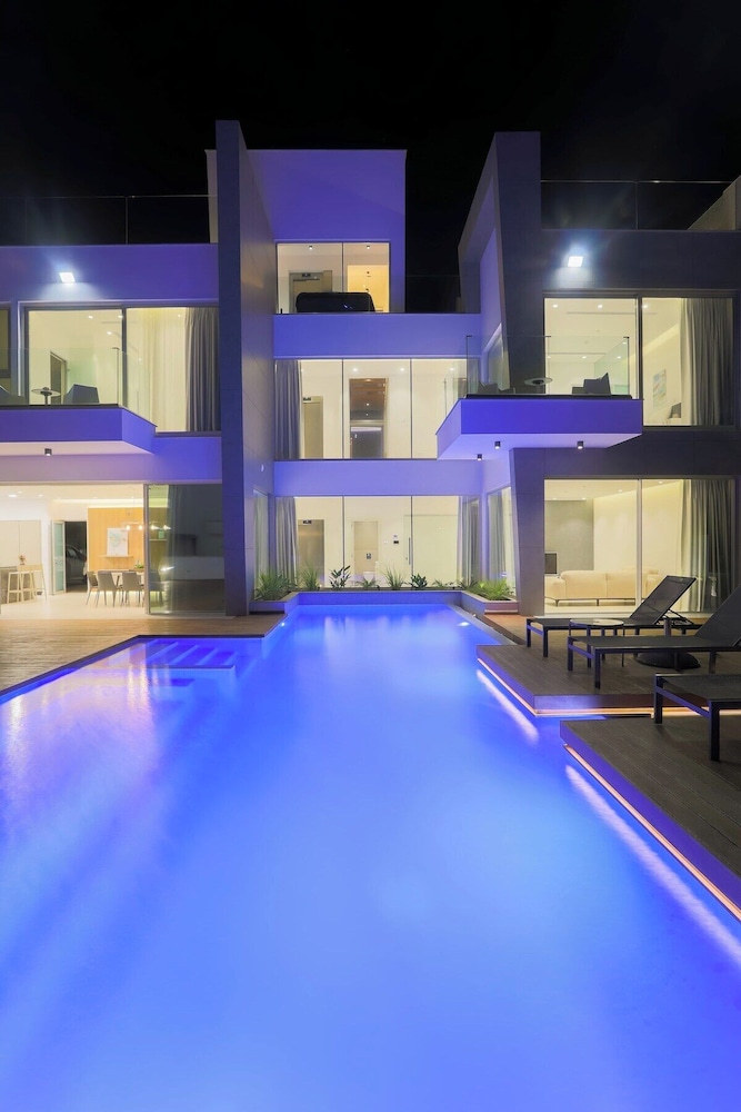 Cove Seaview Elite Residences