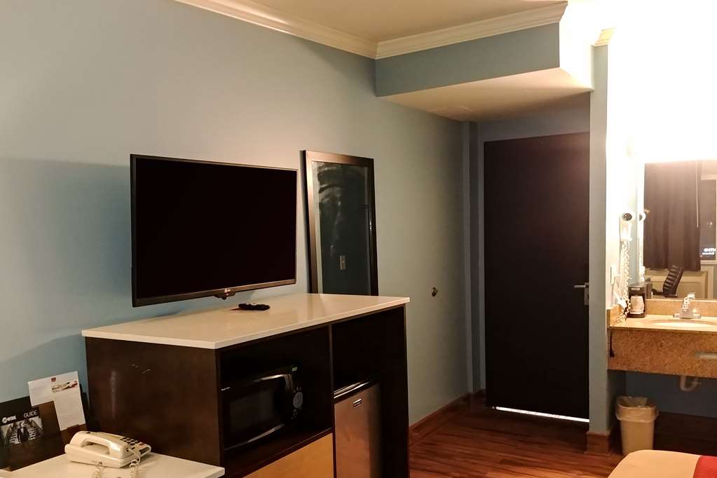 Econo Lodge Milldale Southington - photo 10