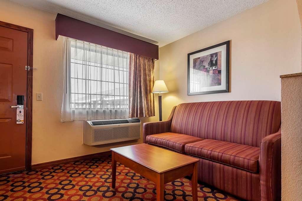 Quality Inn & Suites Owasso - photo 10