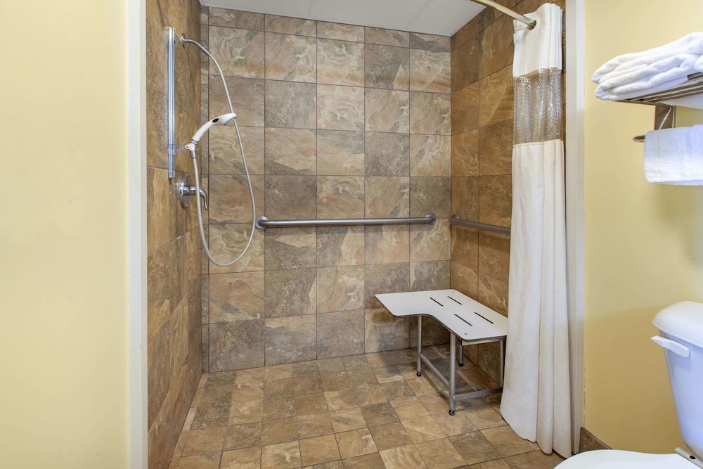 Days Inn by Wyndham Grantville Hershey North - photo 16