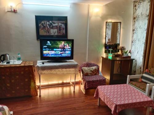 Awasthi Kozi Stays B&B closest to VFS