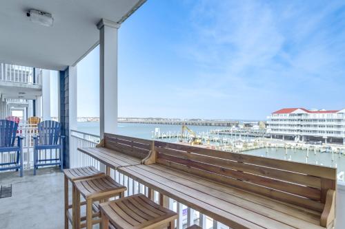 Steps to Bay 4th Floor Ocean City Inlet Escape — 4-Star Luxury Hotel in Ocean City, United States