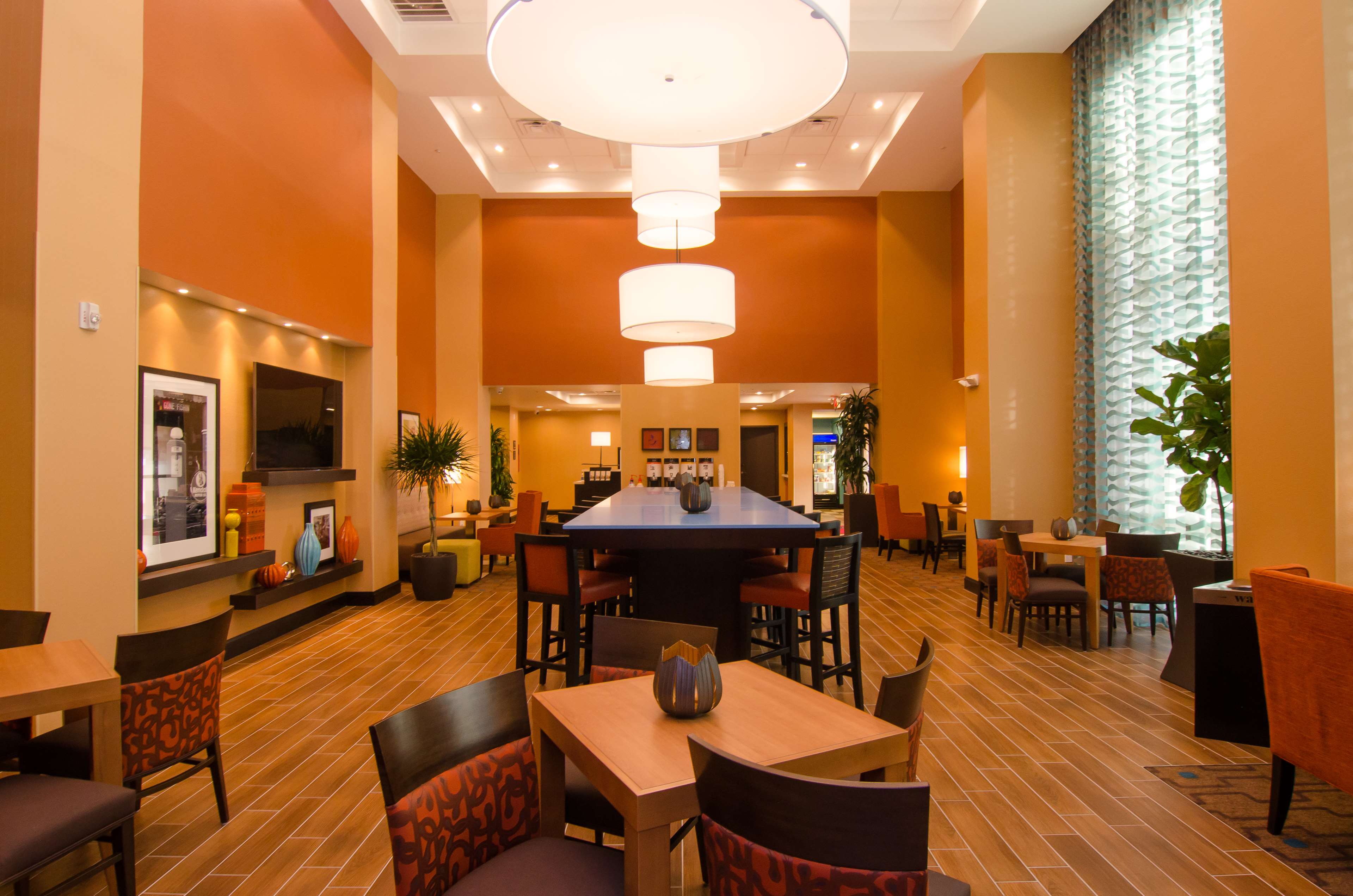 Hampton Inn & Suites Huntsville - photo 8