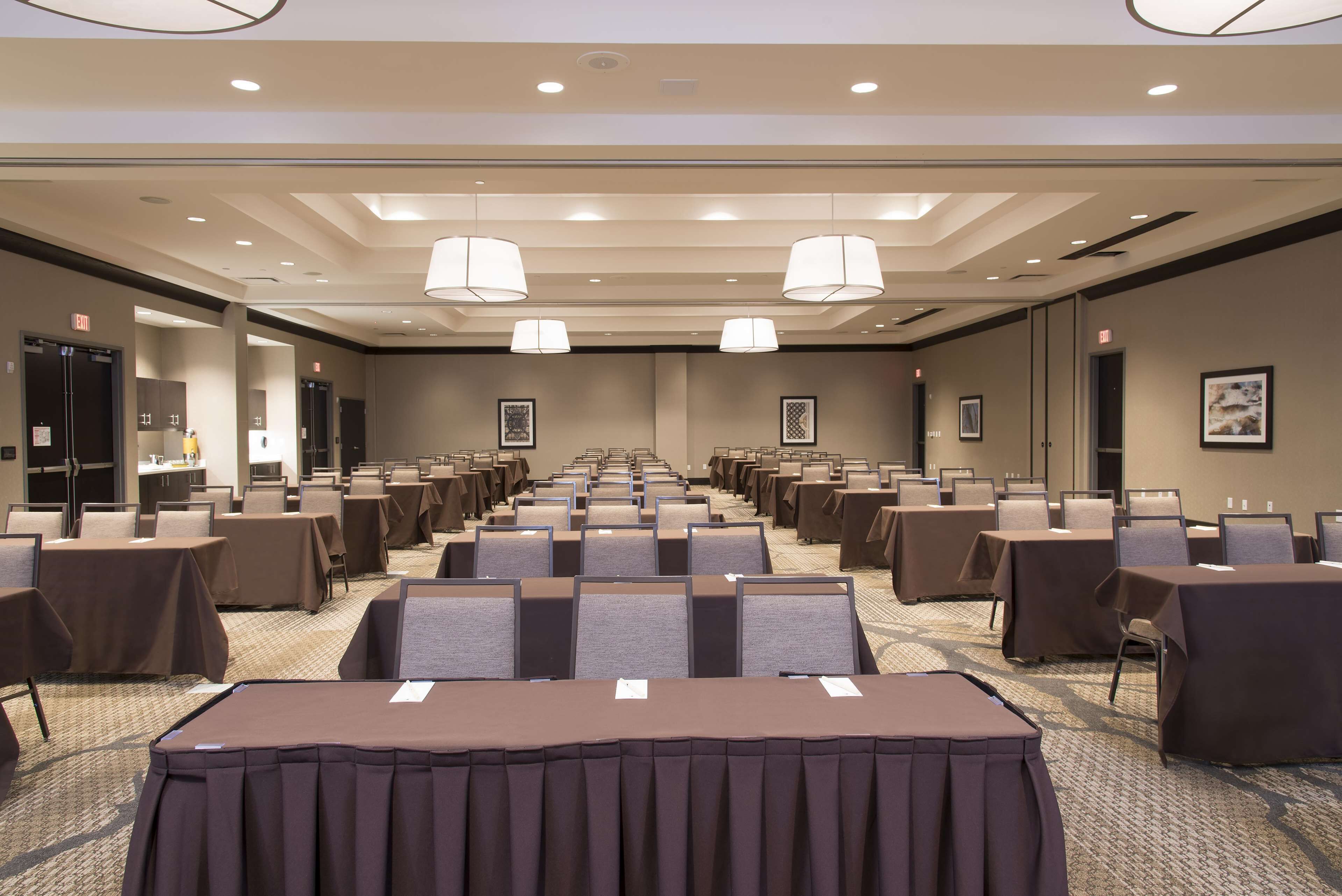 DoubleTree by Hilton Schenectady Downtown - photo 33