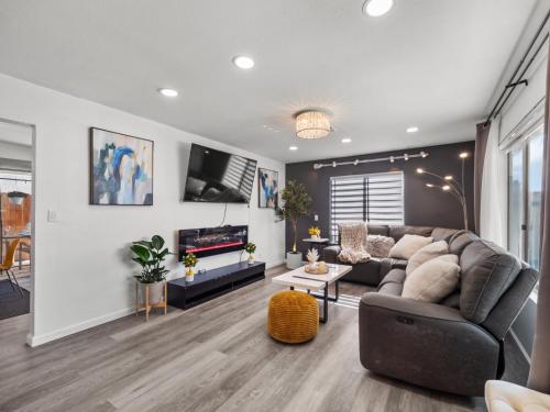Super Spacious Family Vacation House — 4-Star Luxury Hotel in San Diego, United States