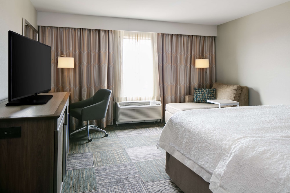 Hampton Inn & Suites Hudson - photo 20