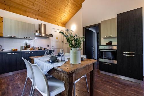 Case Appartamenti Vacanze Da Cien — 4-Star Luxury Hotel in Chef-Lieu, Italy