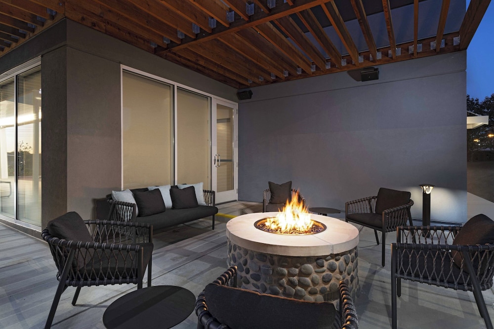 TownePlace Suites by Marriott Brentwood - photo 25