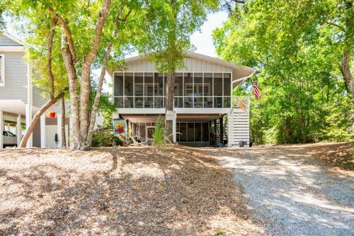 Beaching & Griping by Oak Island Accommodations - photo 13