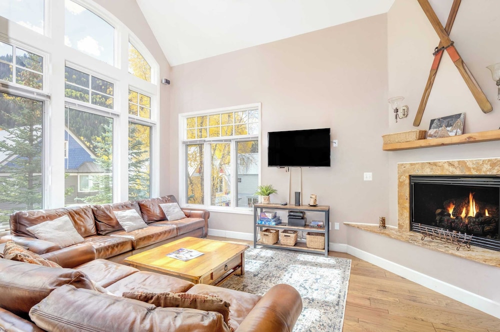 Bachman Village 14 By Avantstay Close To Town The Slopes W Hot Tub Permit 12038 — Telluride