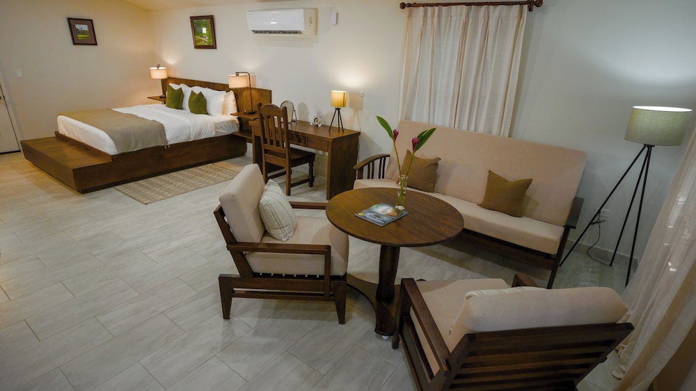 Roaring River Resort — 4-Star Luxury Hotel in Belmopan, Belize