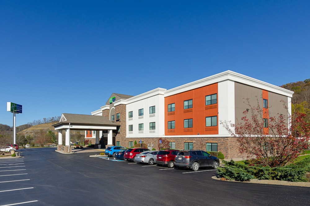 Holiday Inn Express Hotel & Suites Weston by IHG - photo 61