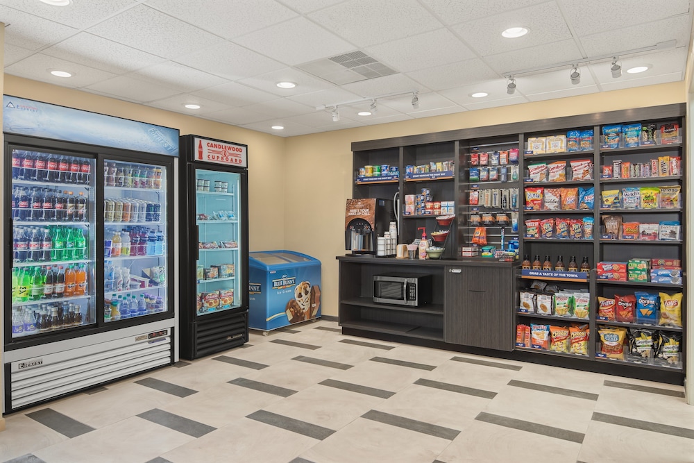 Candlewood Suites Charlotte Arrowood by IHG - photo 23