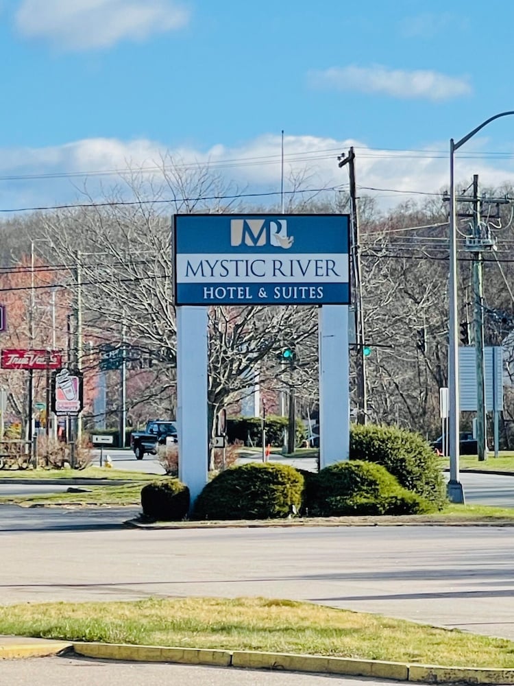 Mystic River Hotel & Suites Near Casinos - photo 39
