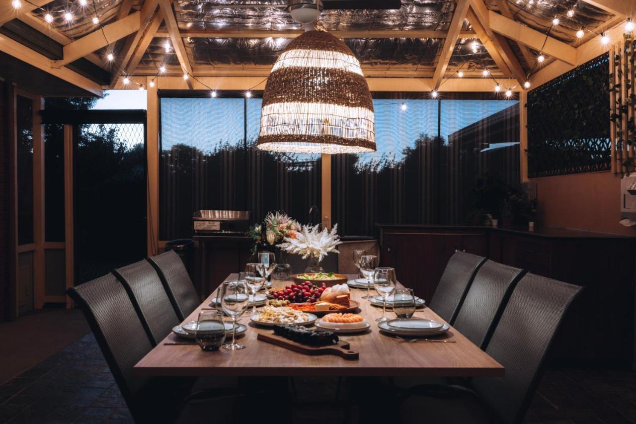 Seednest Game room & TropGarden in Swan Hill, Australia