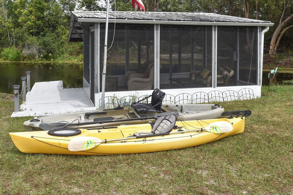 Withlacoochee River Retreat w Dock: Paddle & Fish — hotel in Citrus Springs