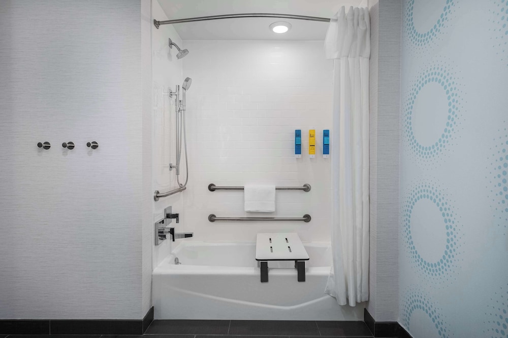 Tru by Hilton Phoenix Midtown - photo 8