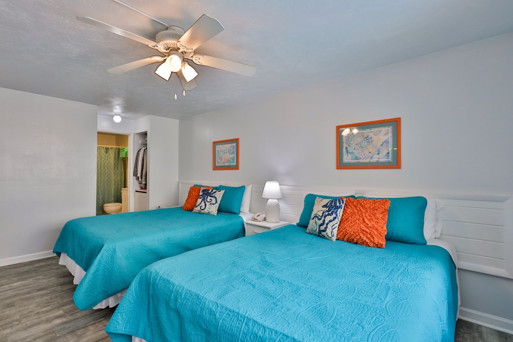 Coastal Waters Inn - photo 24