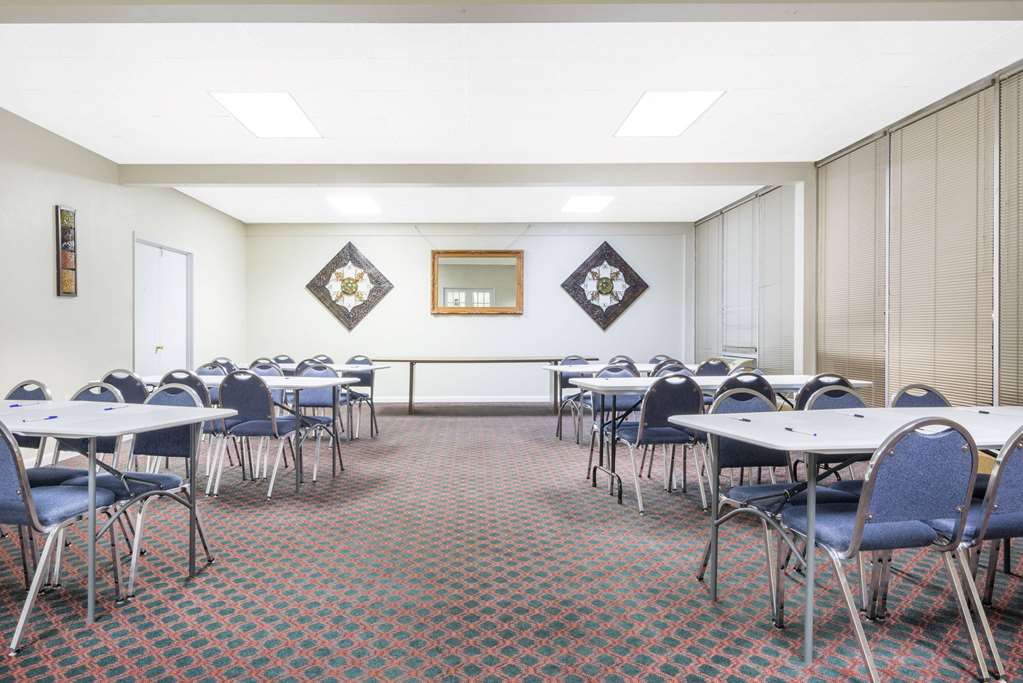 Super 8 by Wyndham Williamsburg - photo 14
