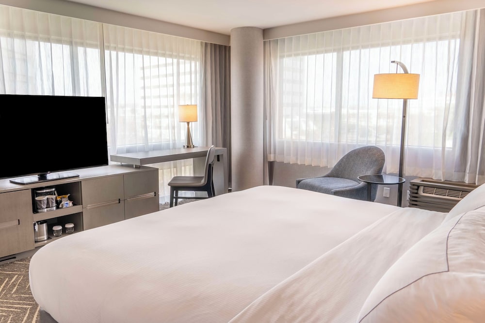 Orange County Hotel - photo 10