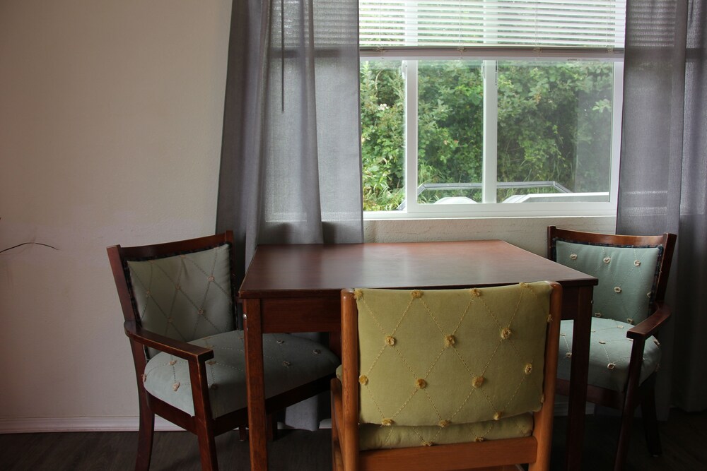 Mariner's Cove Inn - photo 26
