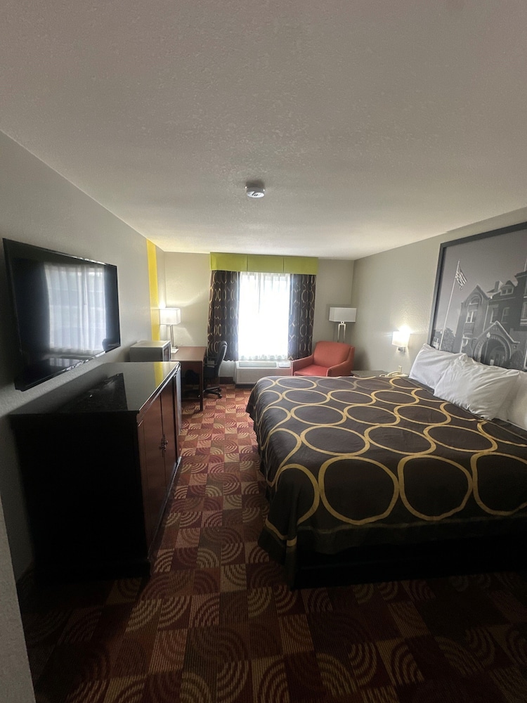 Super 8 by Wyndham Lake of the Ozarks - photo 14