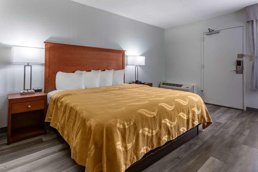 Quality Inn Fayetteville near Fort Bragg - photo 7