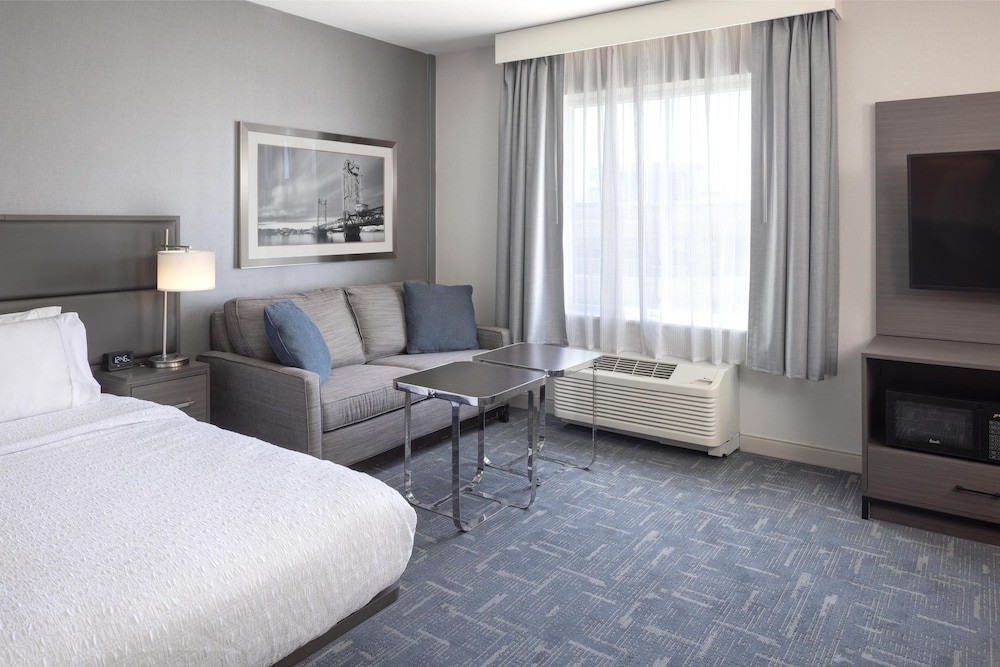 Hampton Inn & Suites Portsmouth Downtown - photo 23