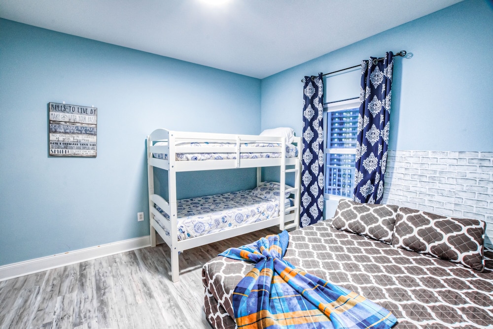 Laketown Wharf Resort by Aneliya's Rentals - photo 126