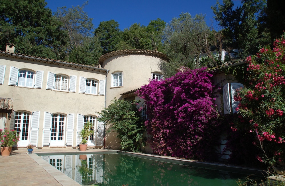 Le Mazet de Tourrettes — 4-Star Luxury Hotel in Le Bar-Sur-Loup, France